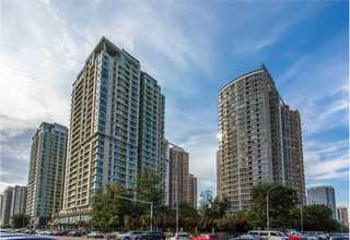 广州拖地机用电池充电器工厂